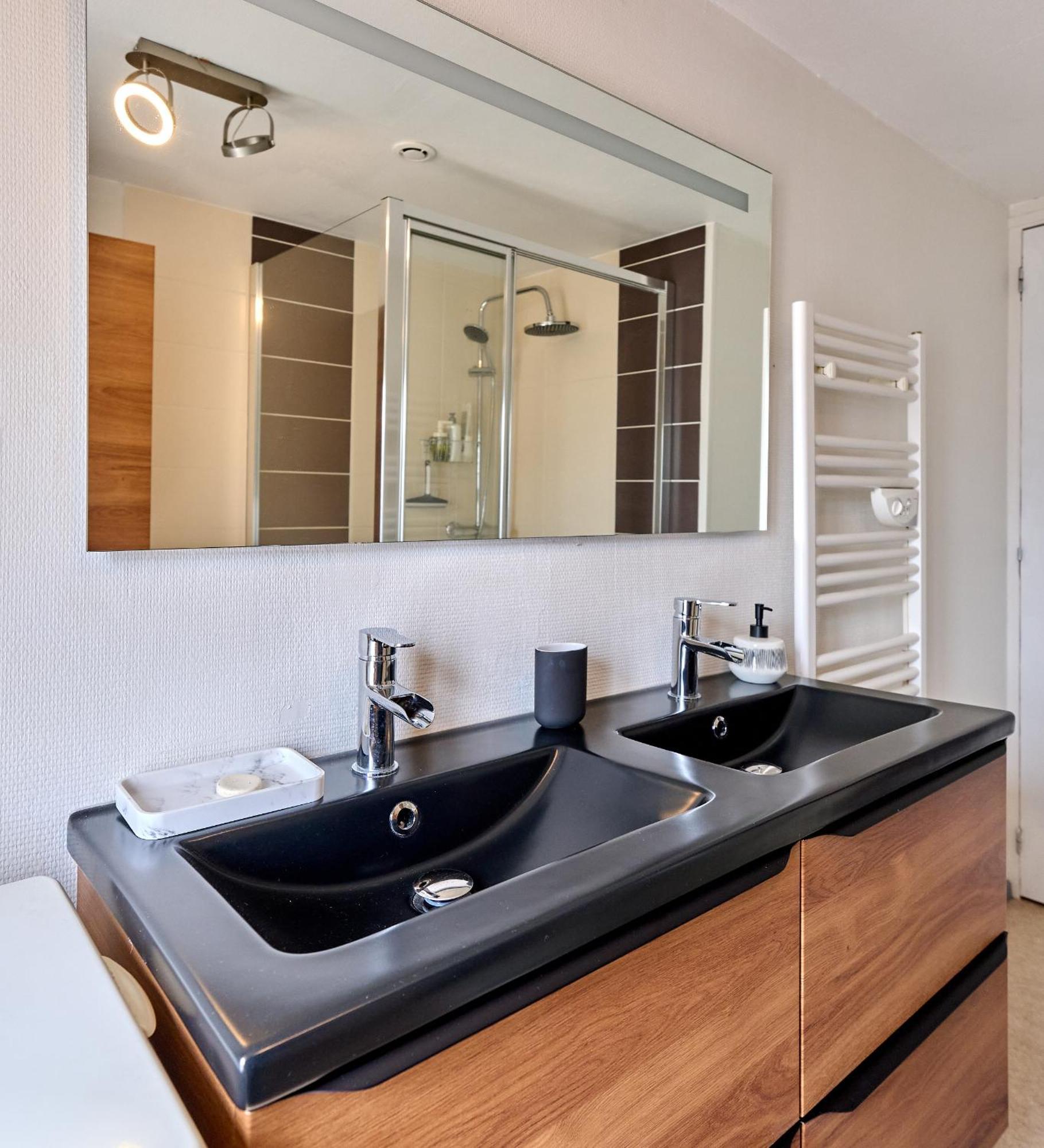 Appartement De Caractere, Charme نيفي المظهر الخارجي الصورة