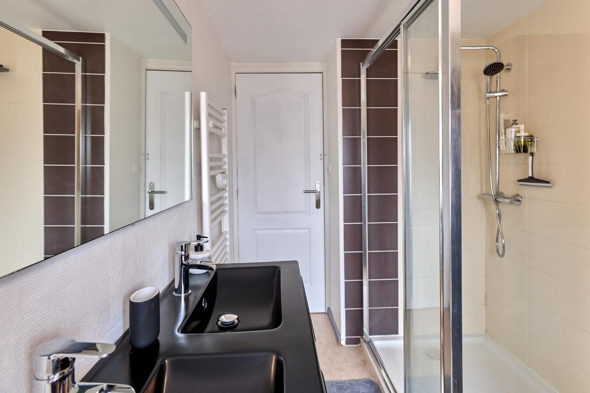 Appartement De Caractere, Charme نيفي المظهر الخارجي الصورة